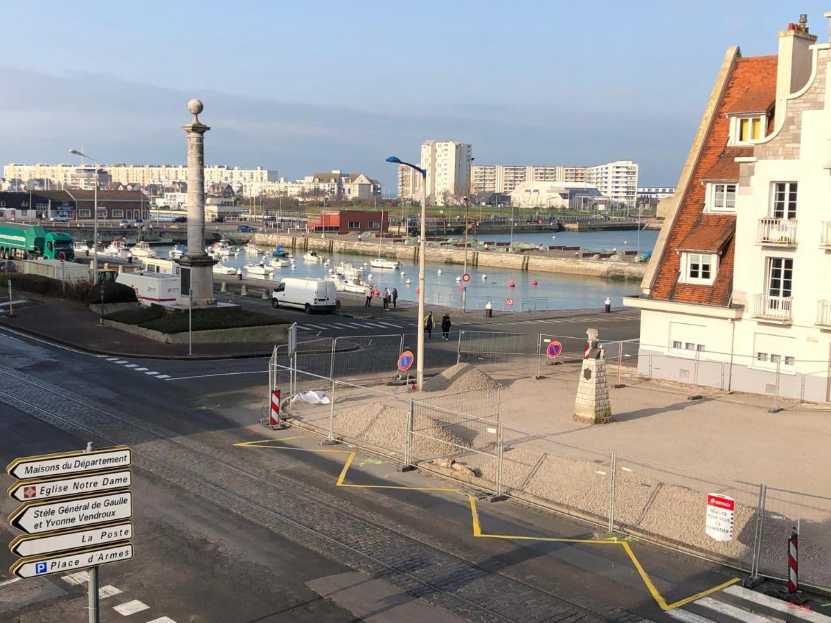 Privees Ferry-port-place D'armes Calais